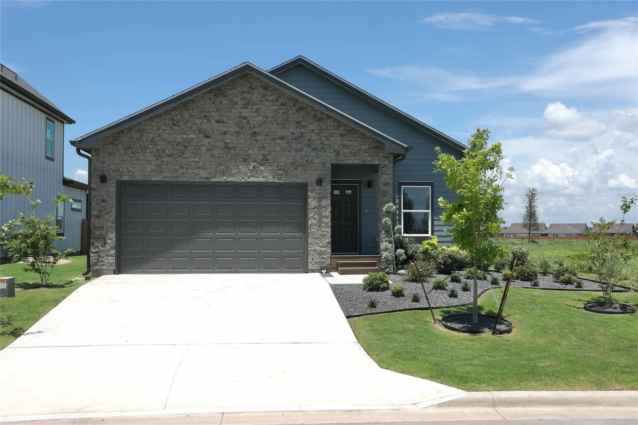 2015 Applewood Dr