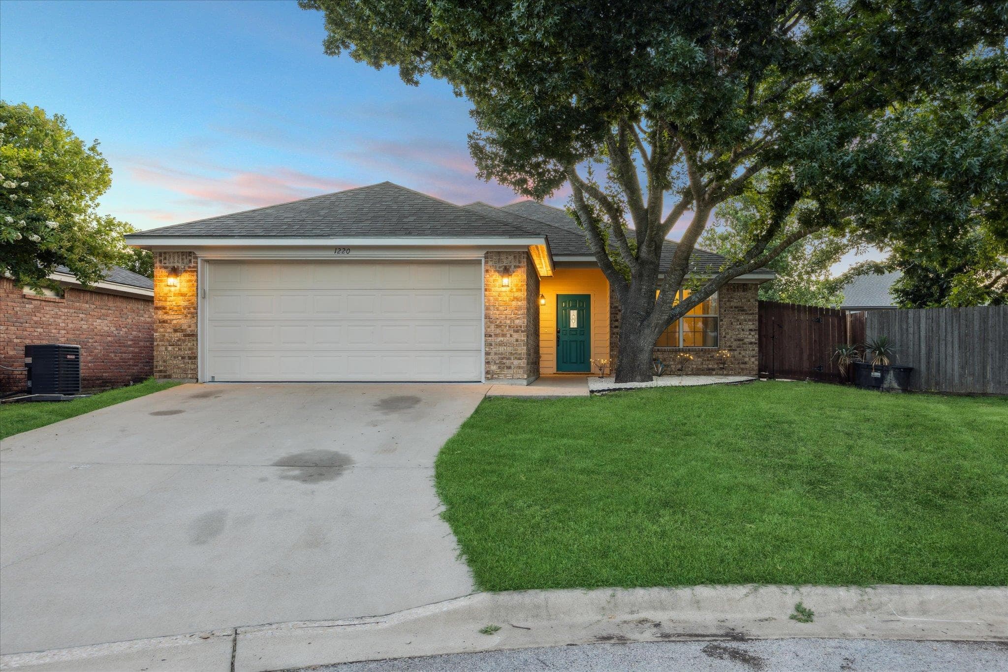 1220 Redstone Dr