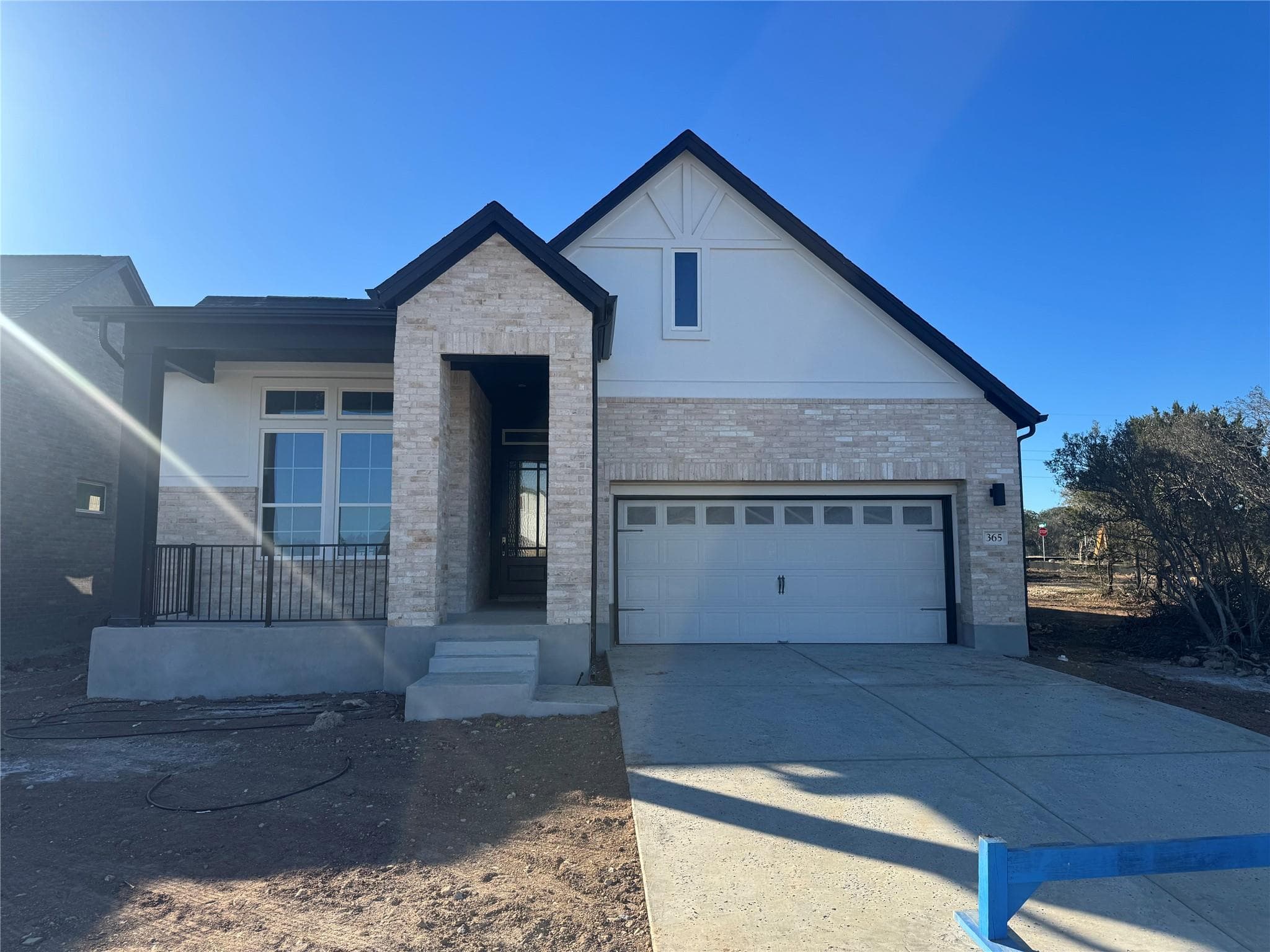 365 San Saba Dr
