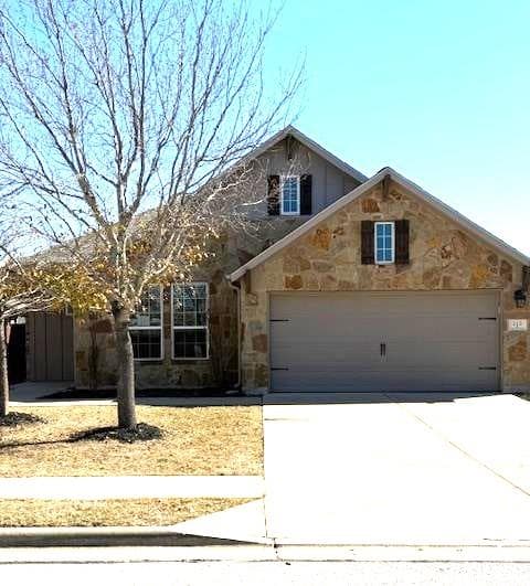 213 Peggy Dr