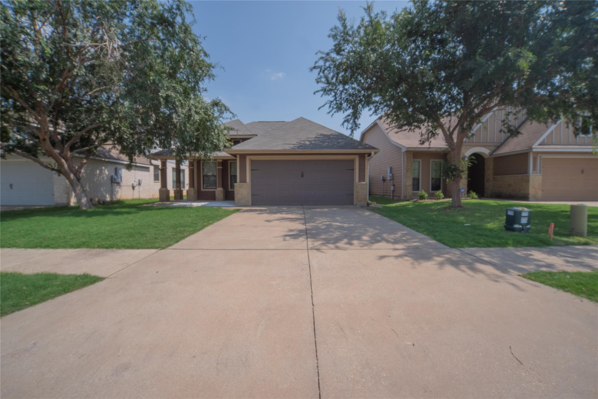 3416 Castleton Dr