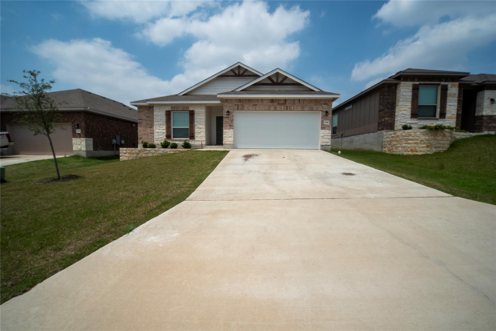 2208 Chia Ct