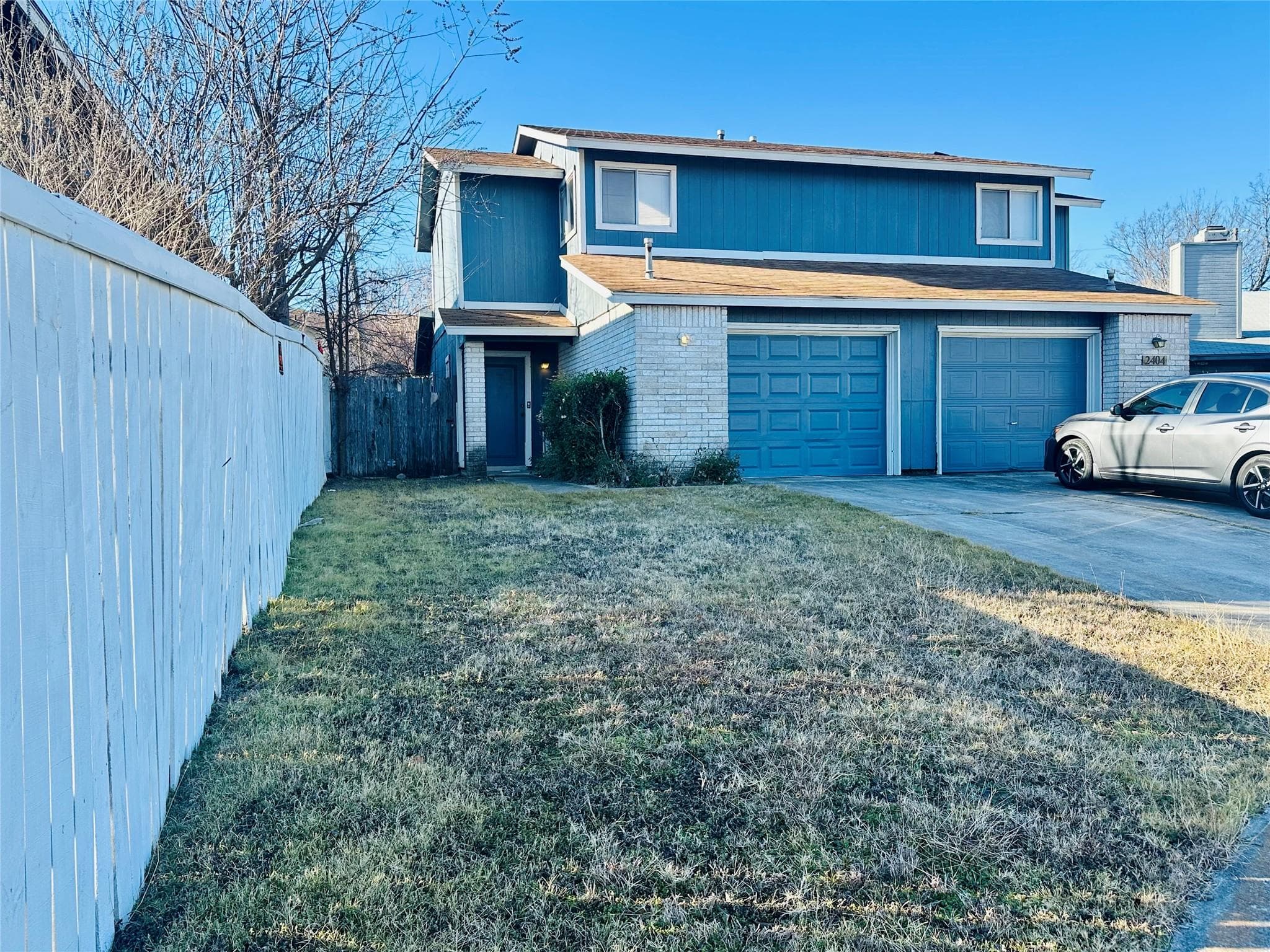 2402 Skylark Cir