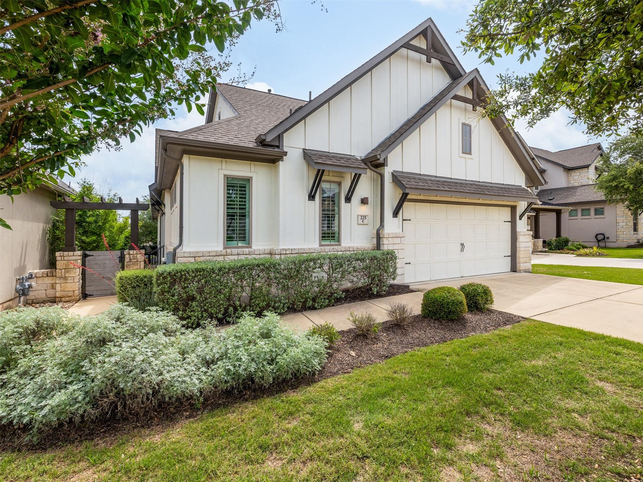 225 Diamondback Dr