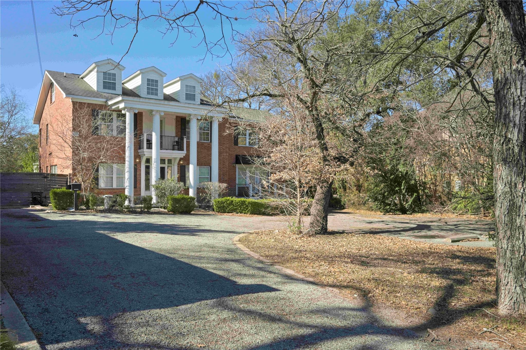 2413 Enfield Rd
