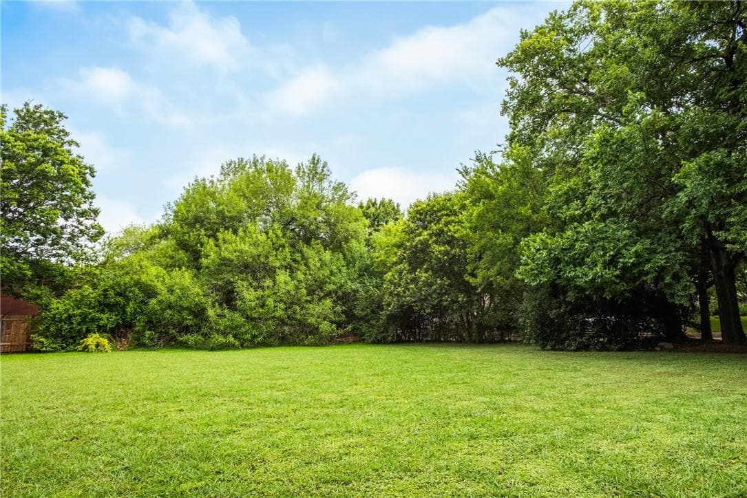 9313 Independence Loop