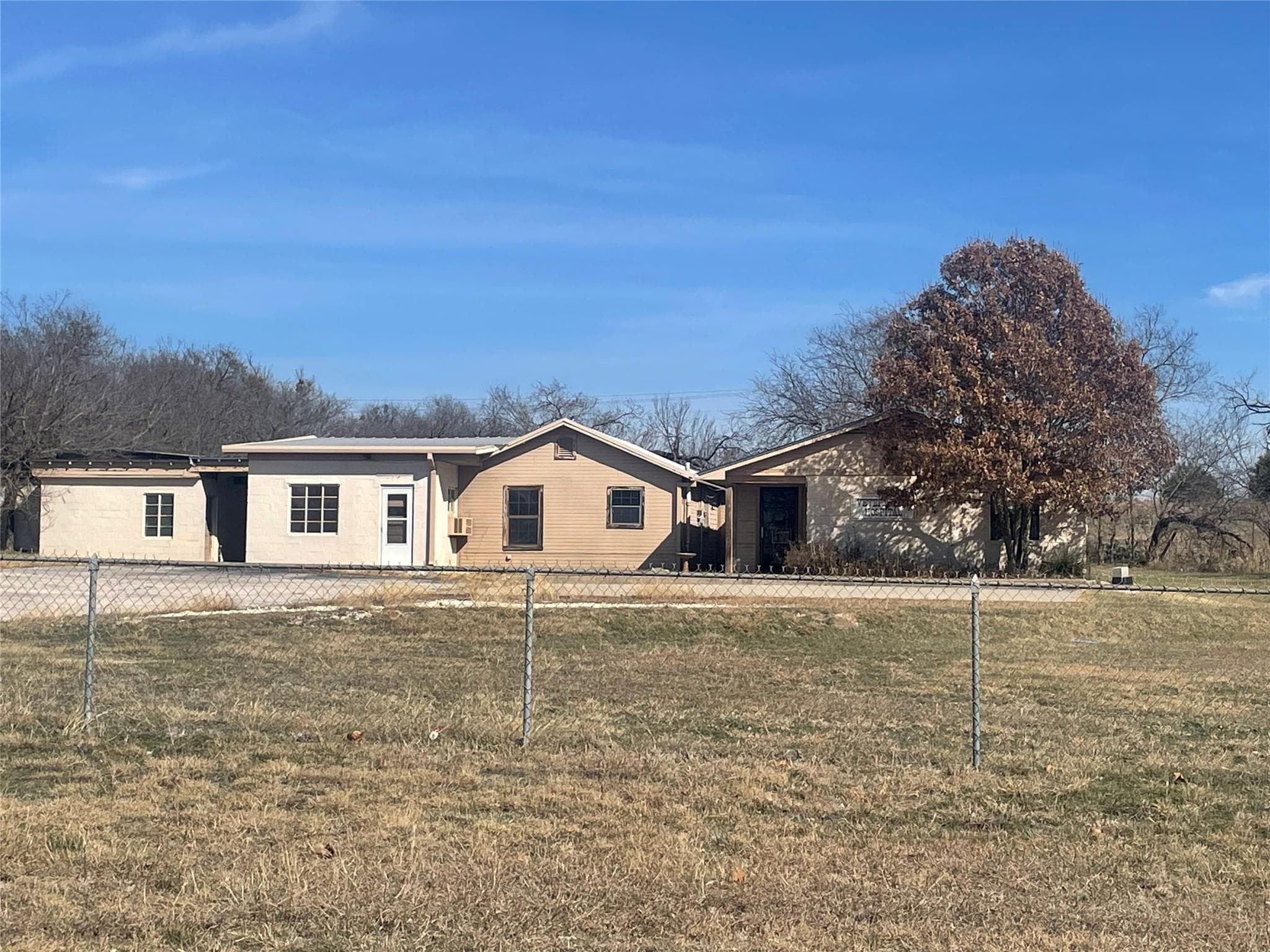 1312 N US Highway 281 None