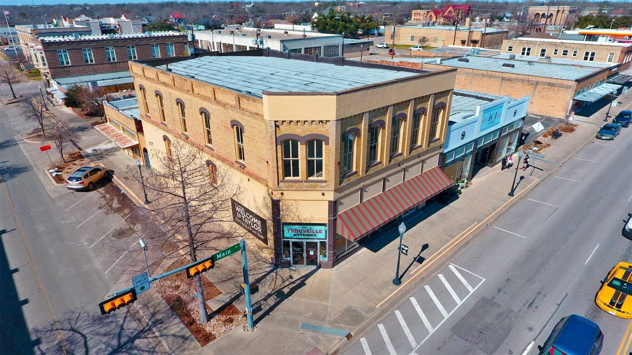 401 N Main St
