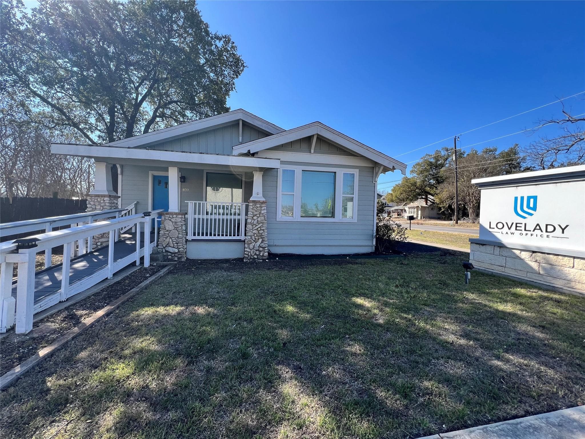 409 W Center St