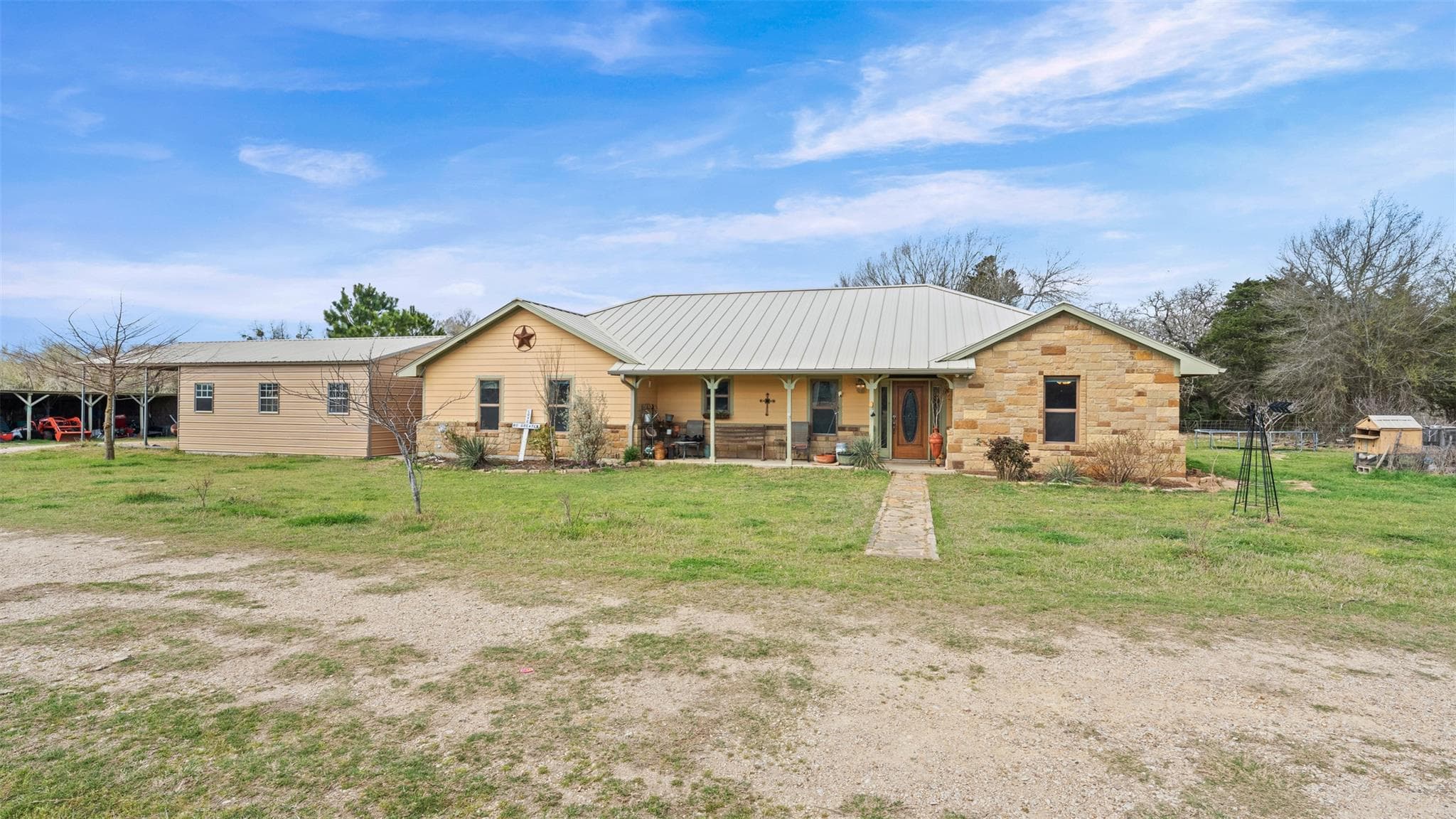 1102 Fairview Dr