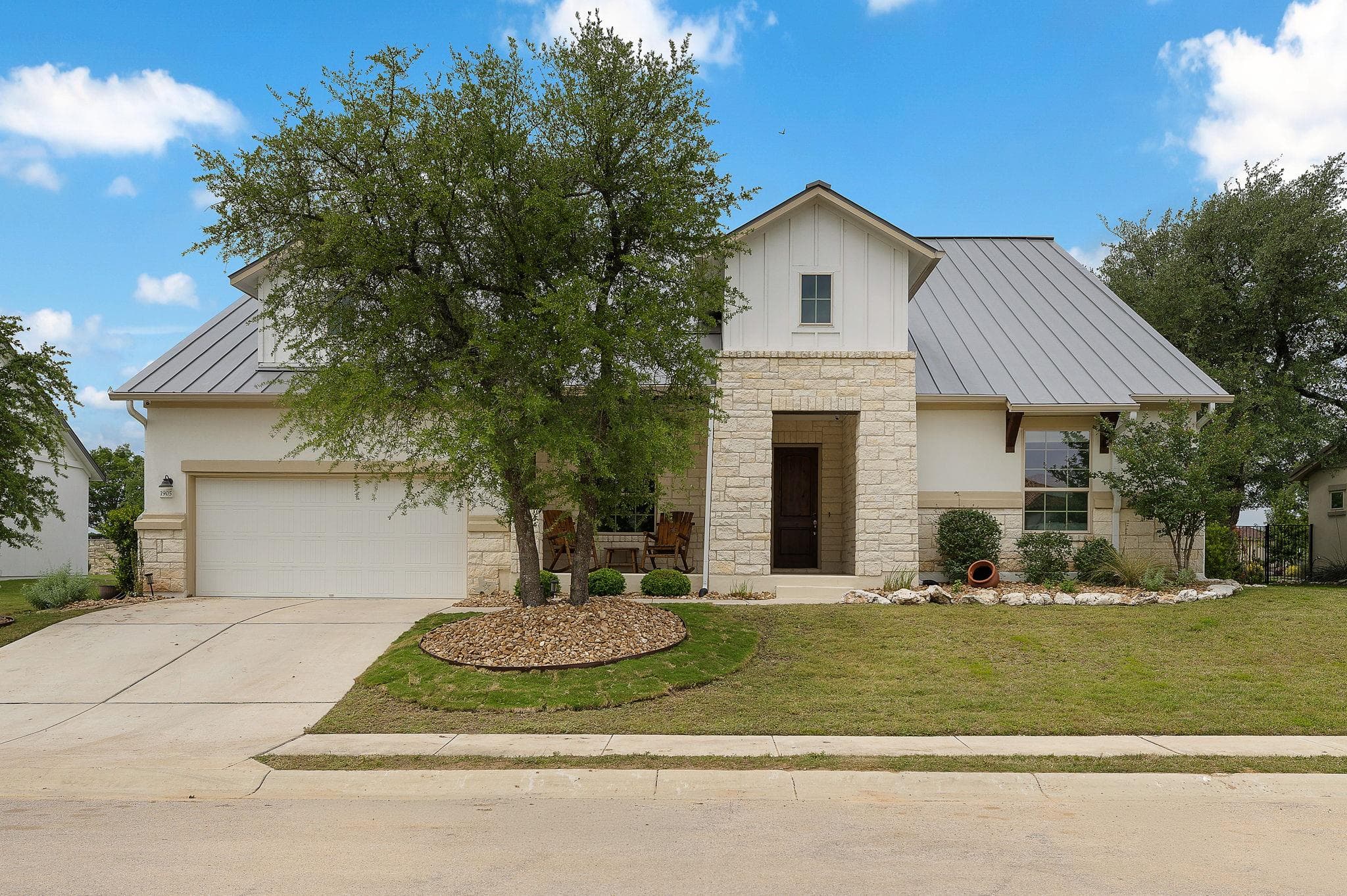 1905 Mazarro Dr
