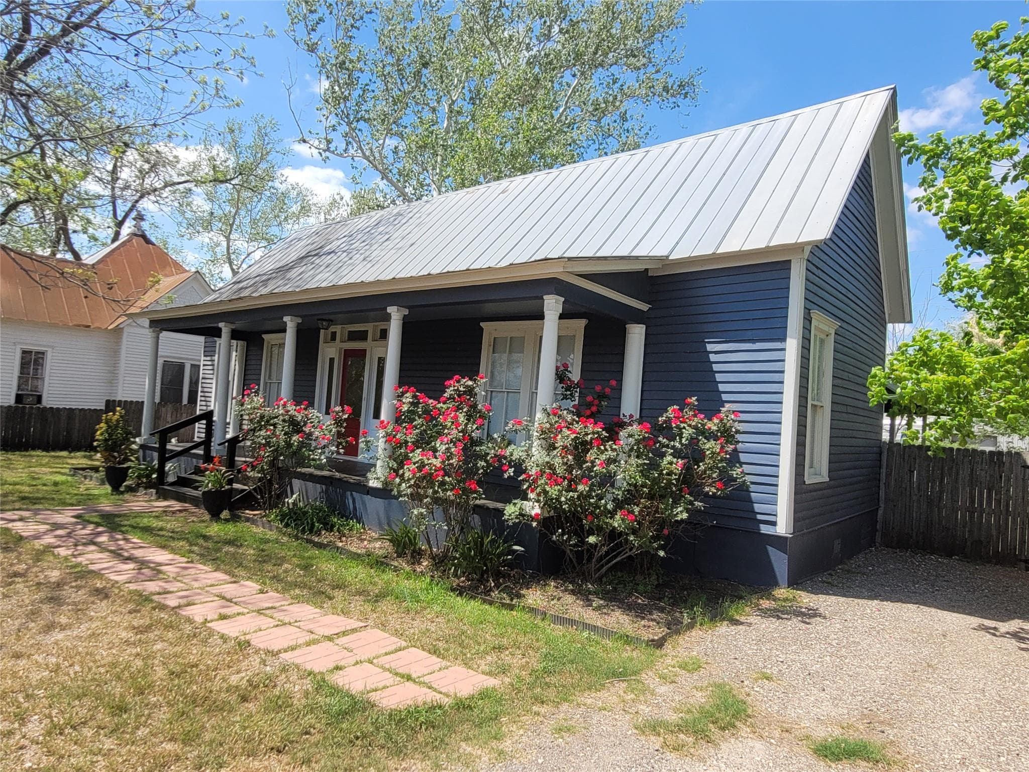 403 Fawcett St
