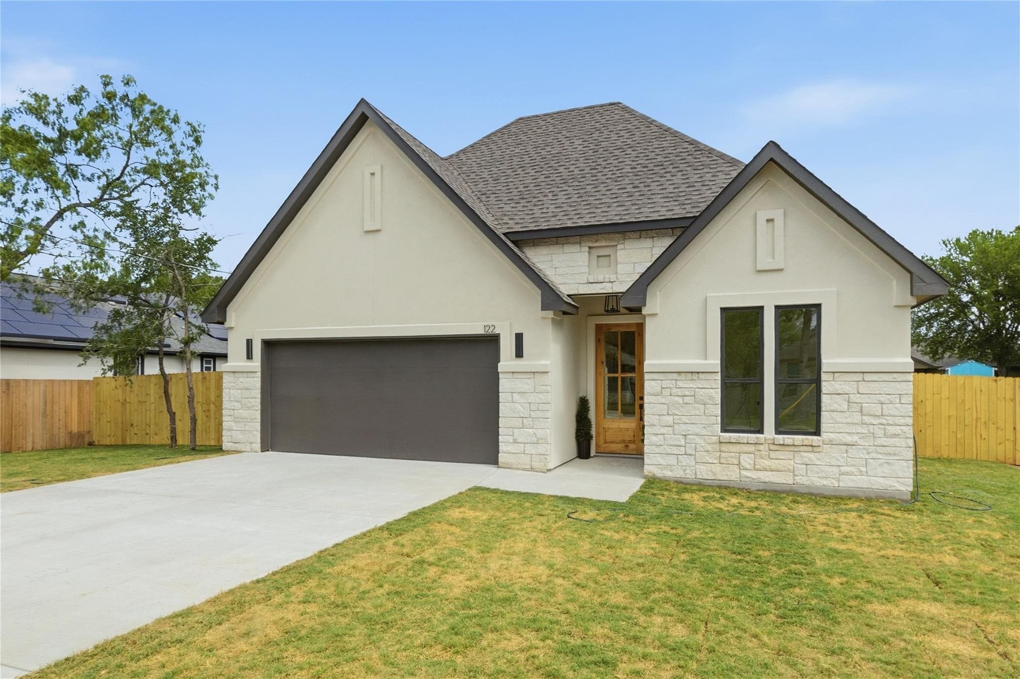 122 W Pauwela Ln