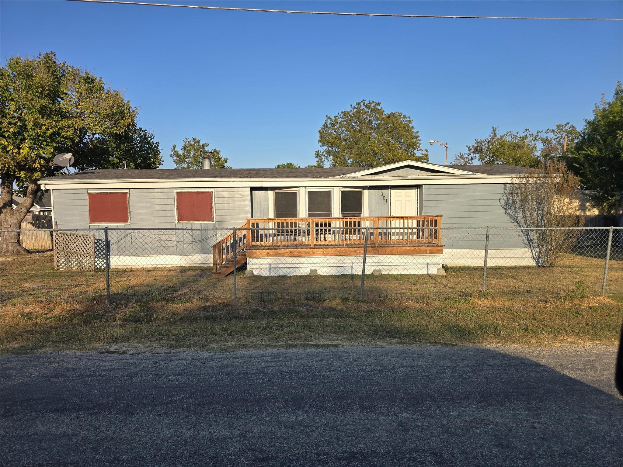 301 S Johnson Ave