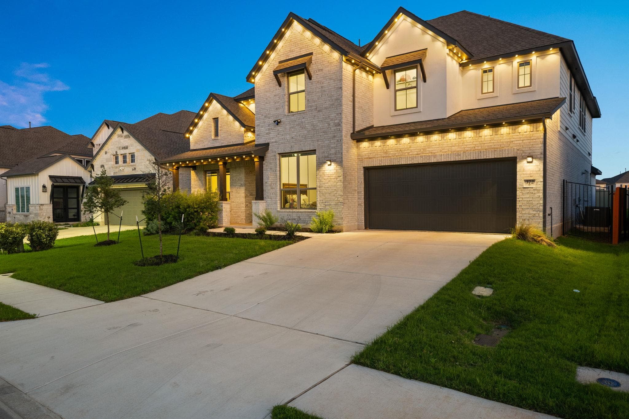 372 Hollister Dr