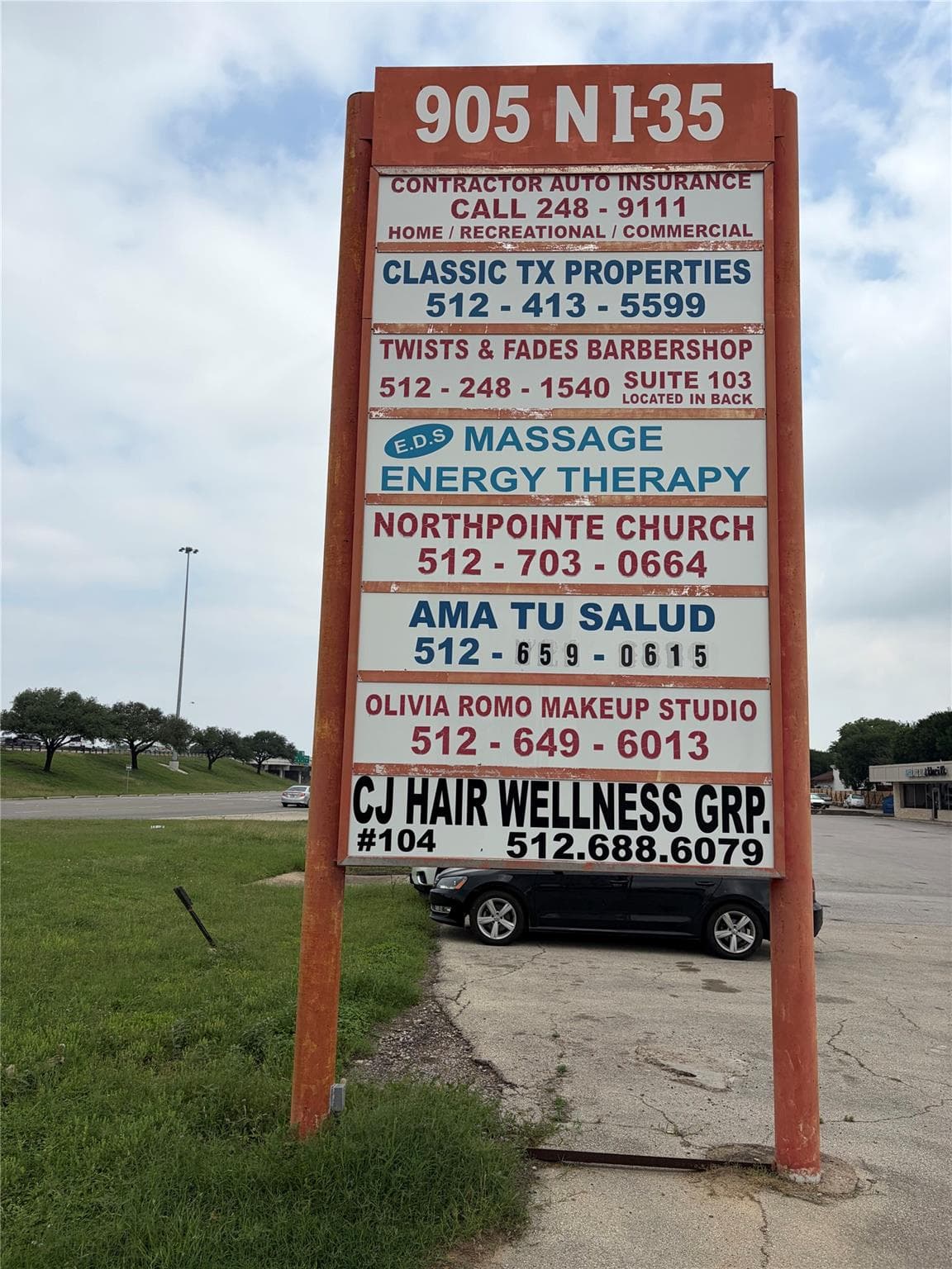 905 N IH 35 Hwy #104