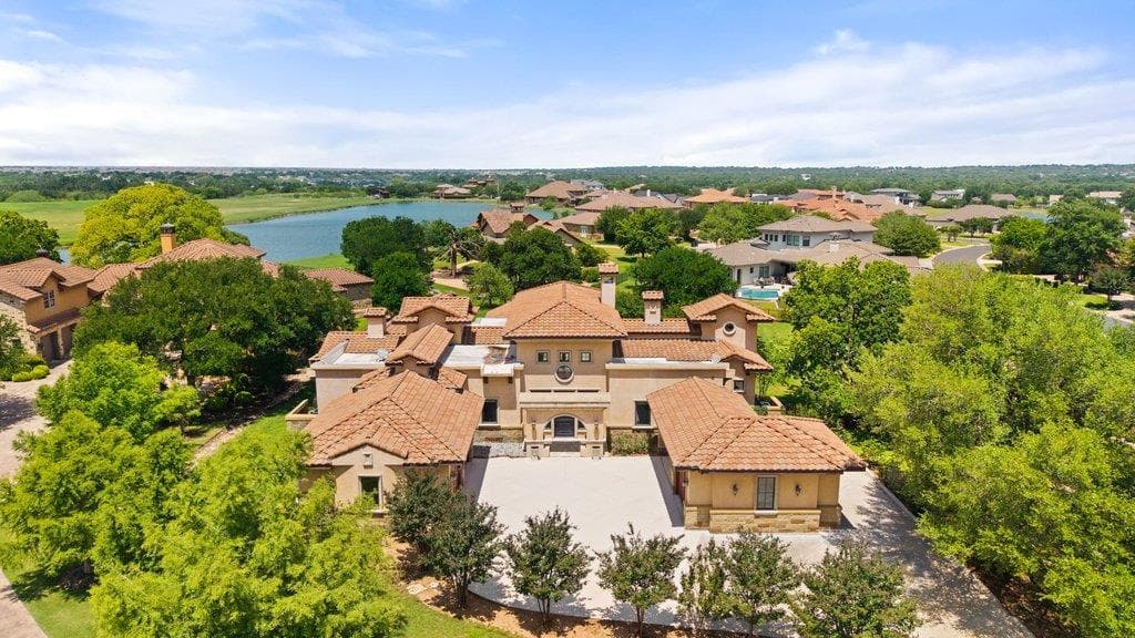 102 Long Point Cv