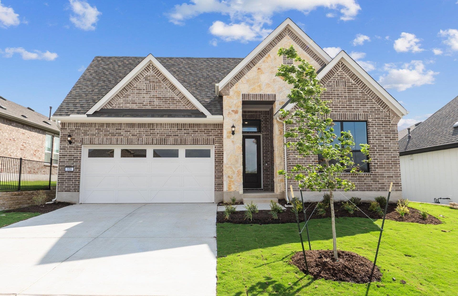 109 Centerfire Ln