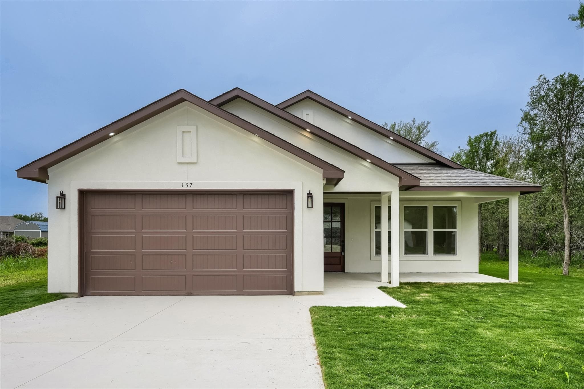 137 E Pauwela Ln