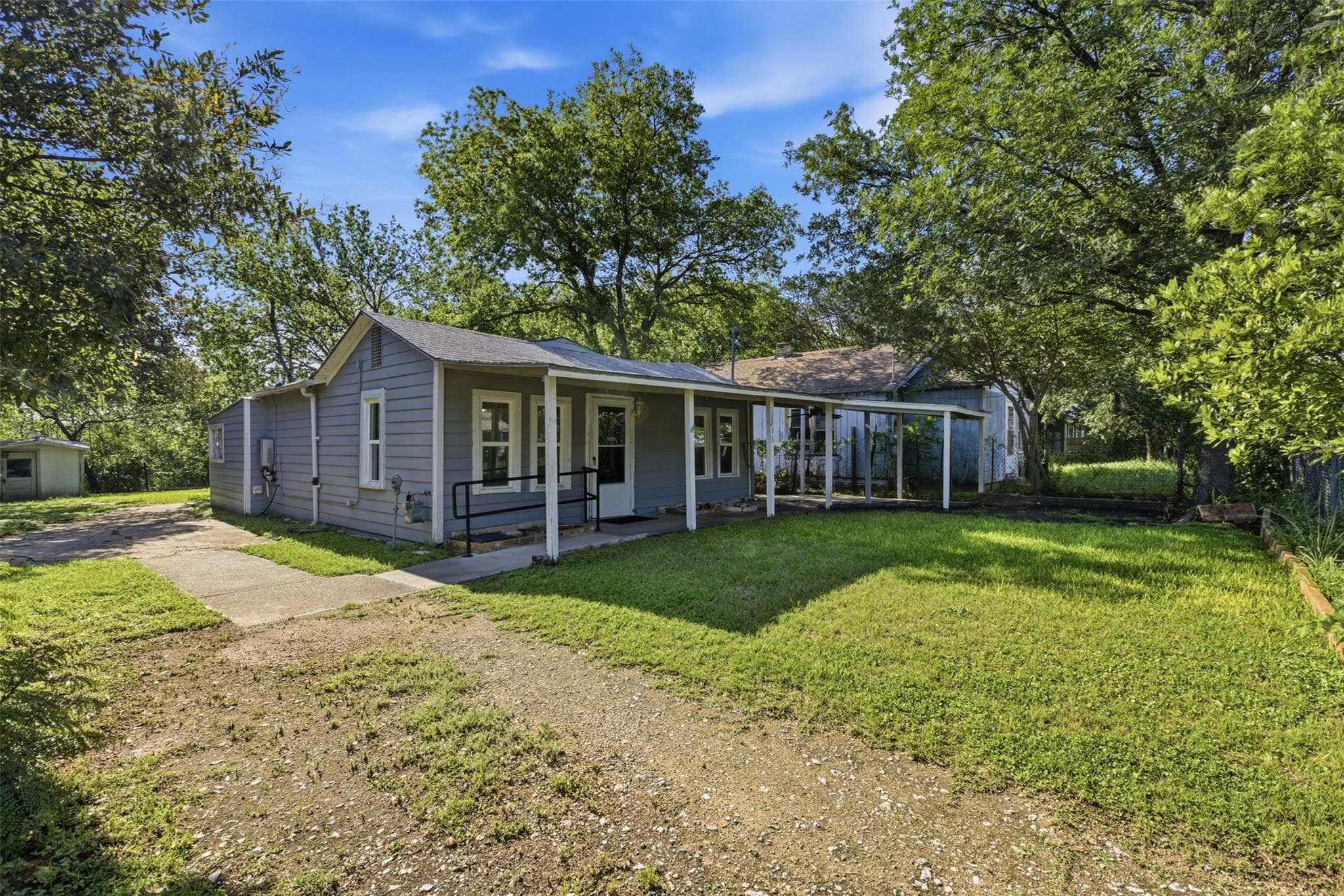 1313 Perez St