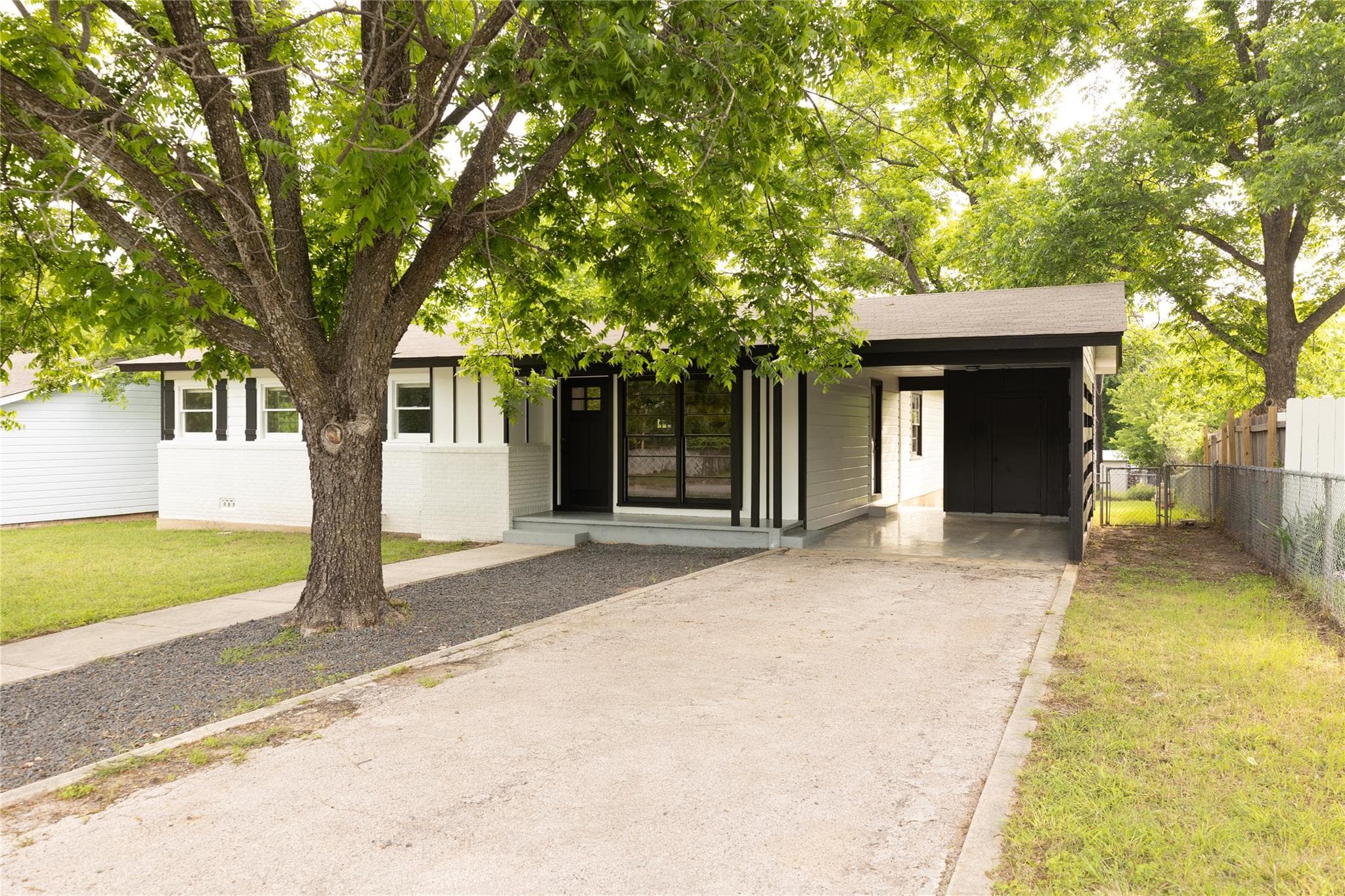 22 Steele St