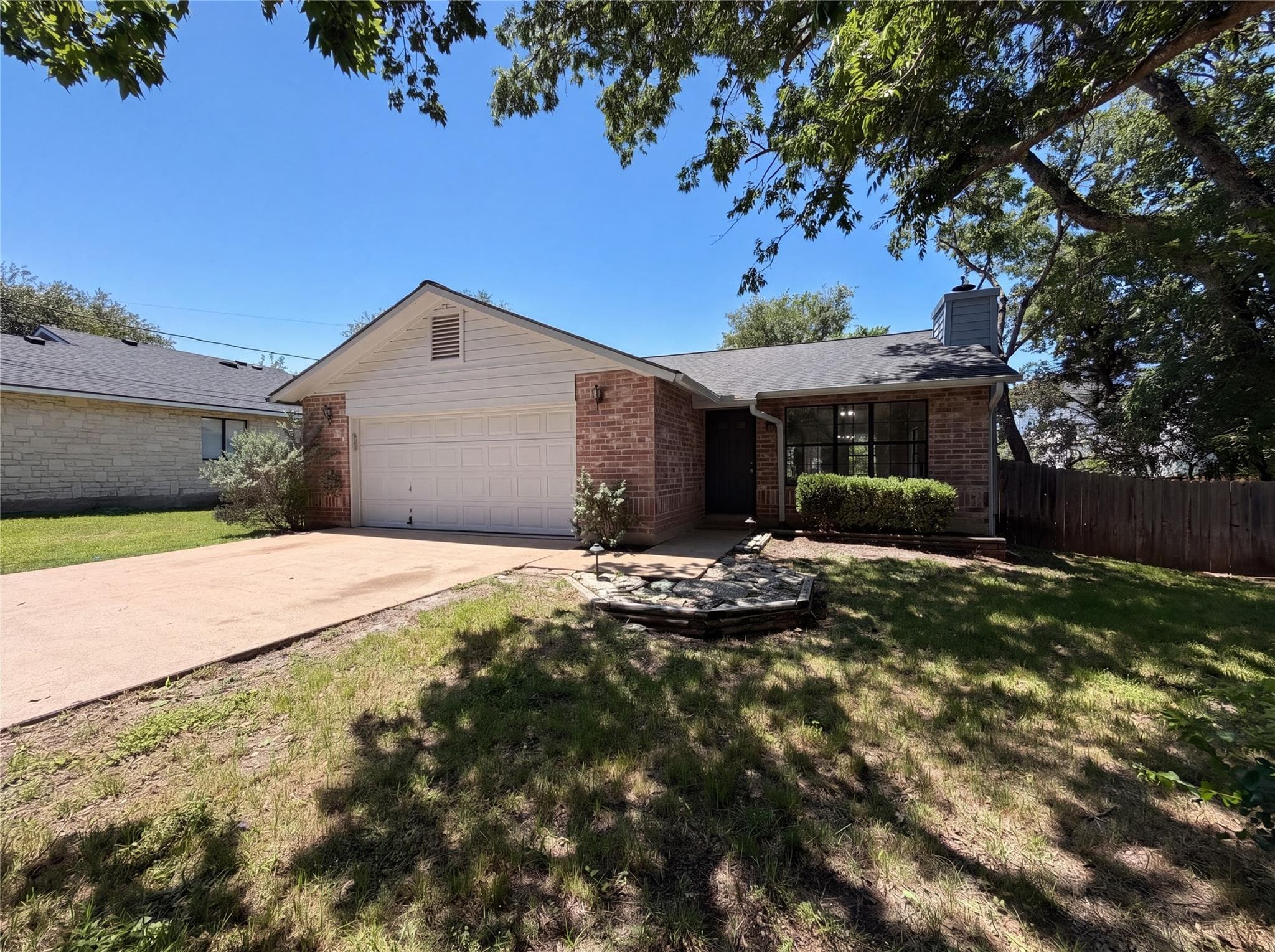 1111 N Riviera Cir
