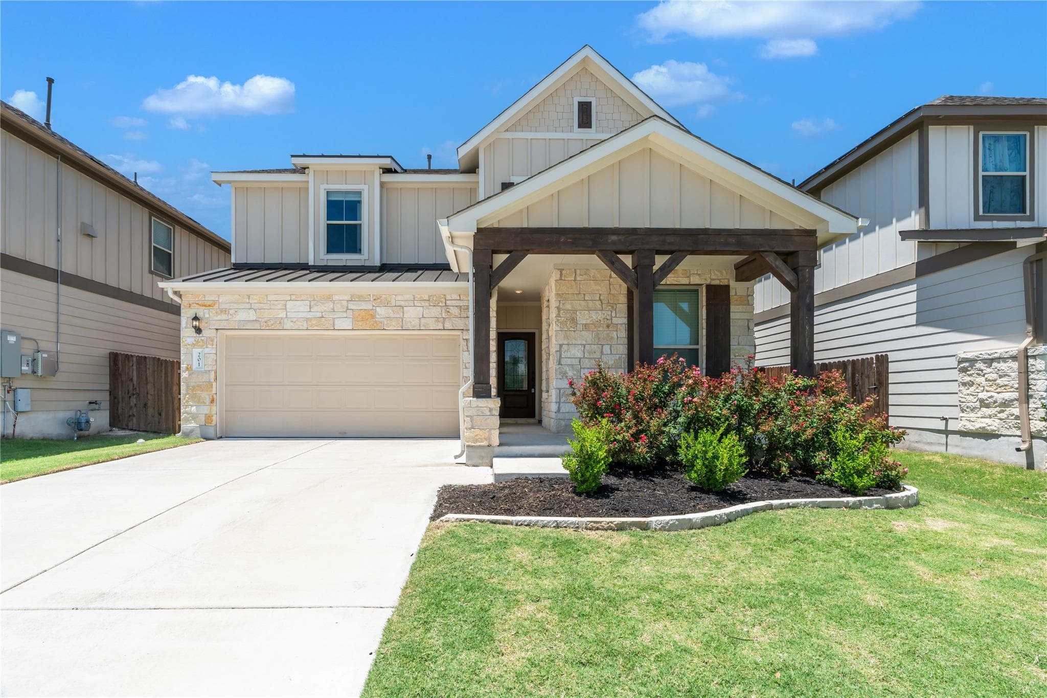 201 Bella Luna Way