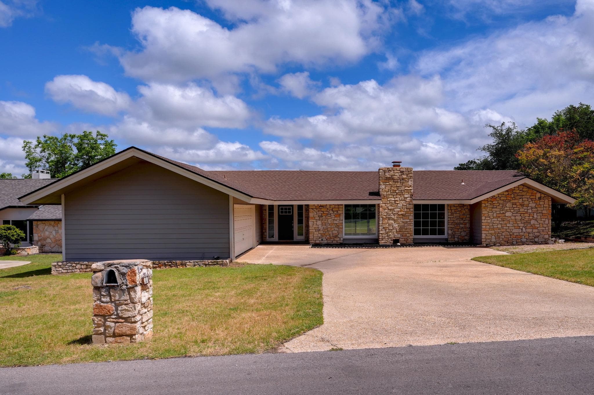 18 Country Ln