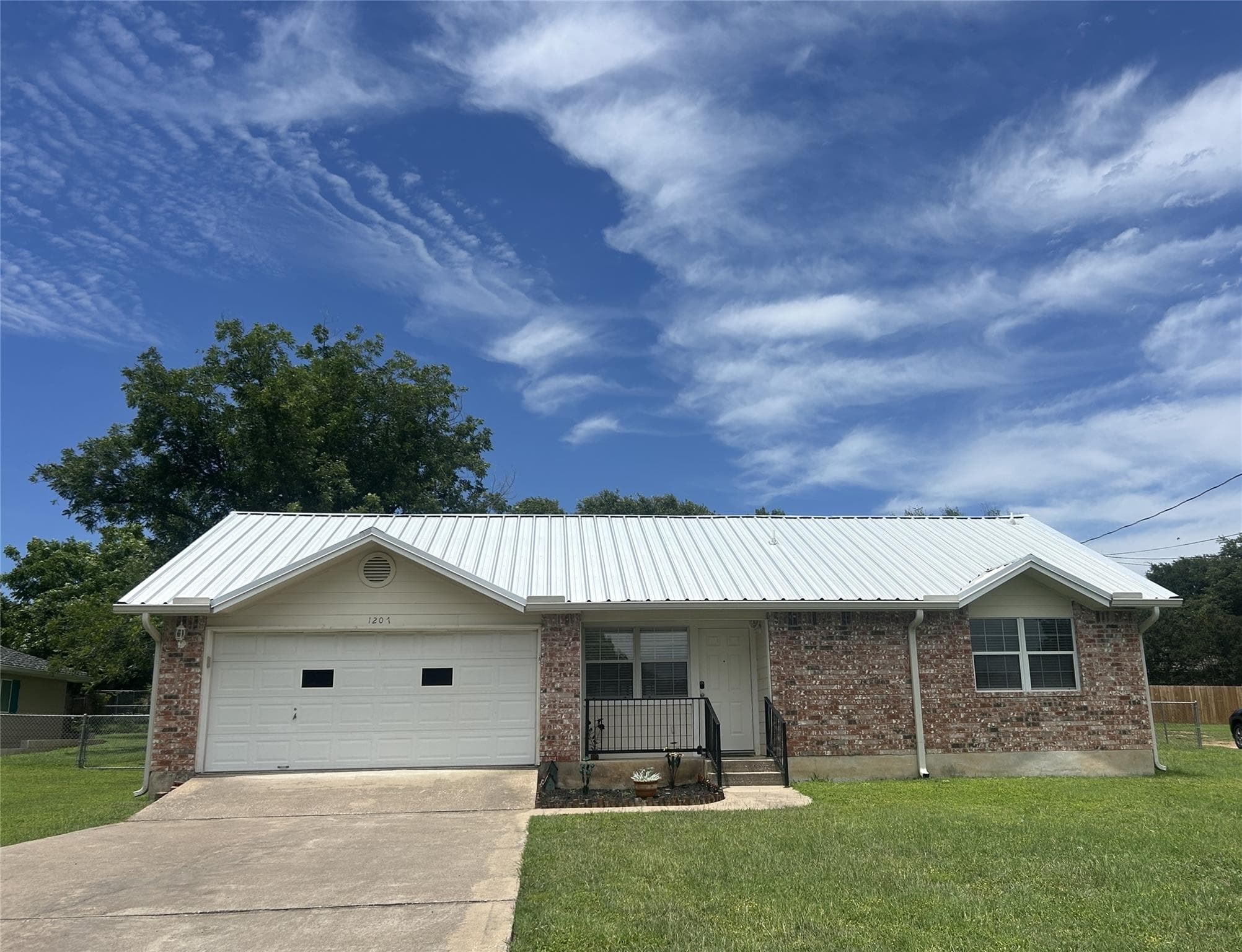 1207 Ash Dr