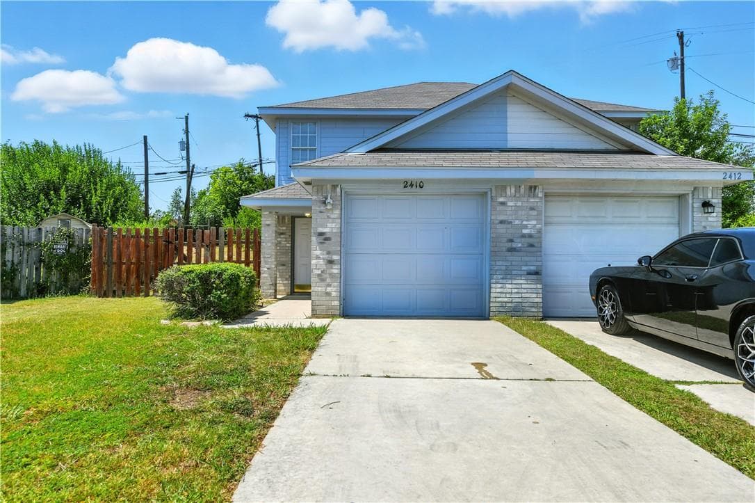 2410 Royal Crest Cir