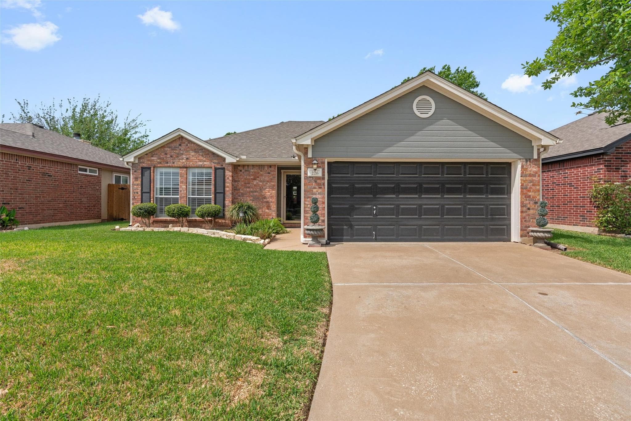 226 Claris Ln