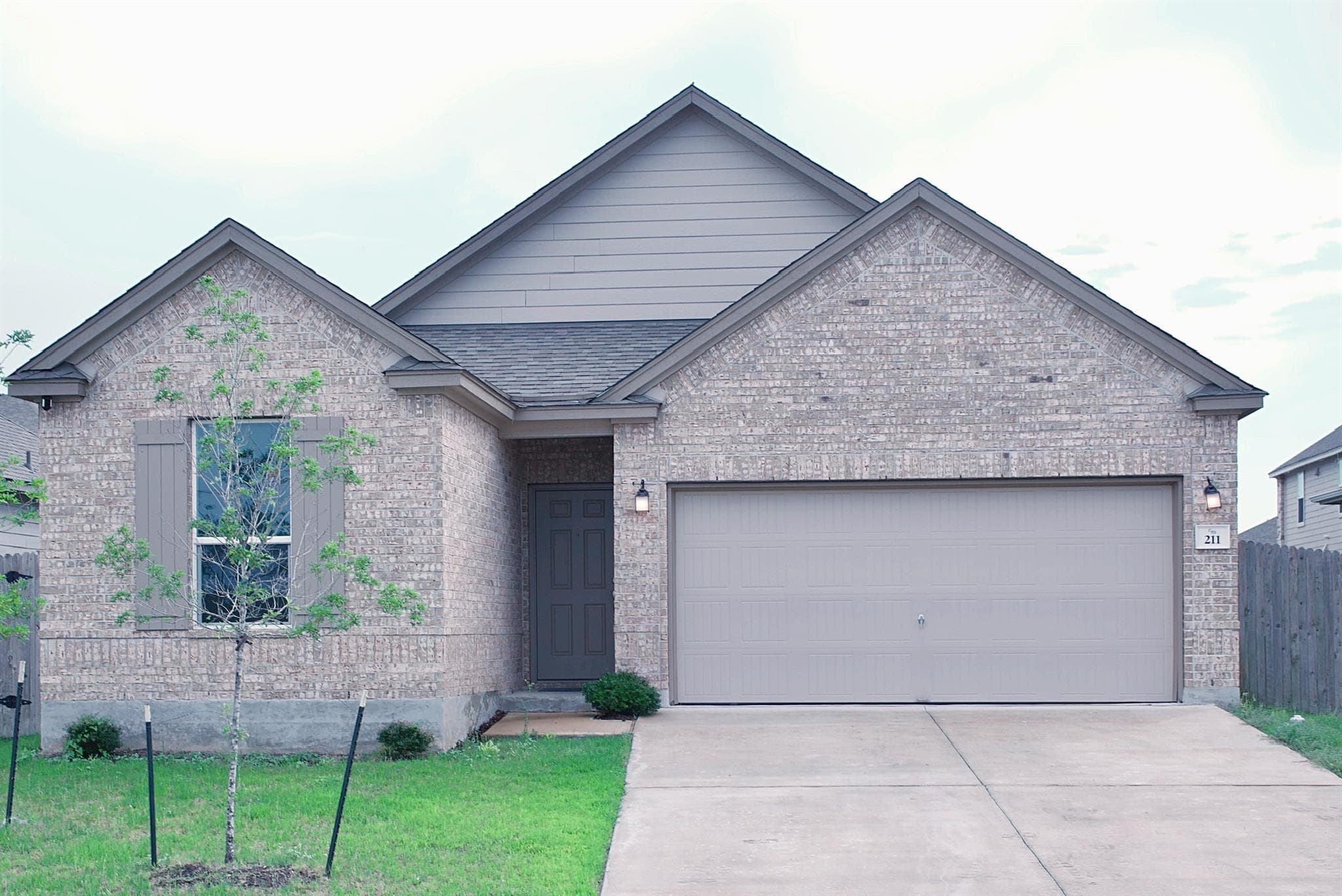 211 Pitkin Dr