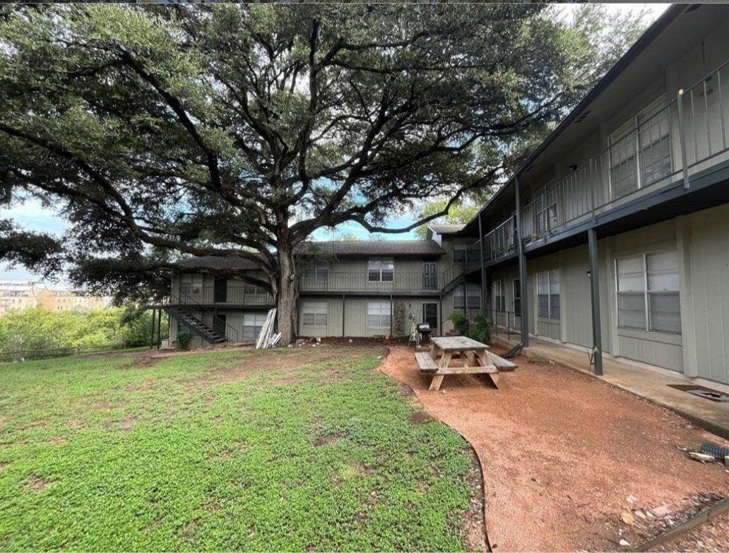 509 Cedar Dr #102