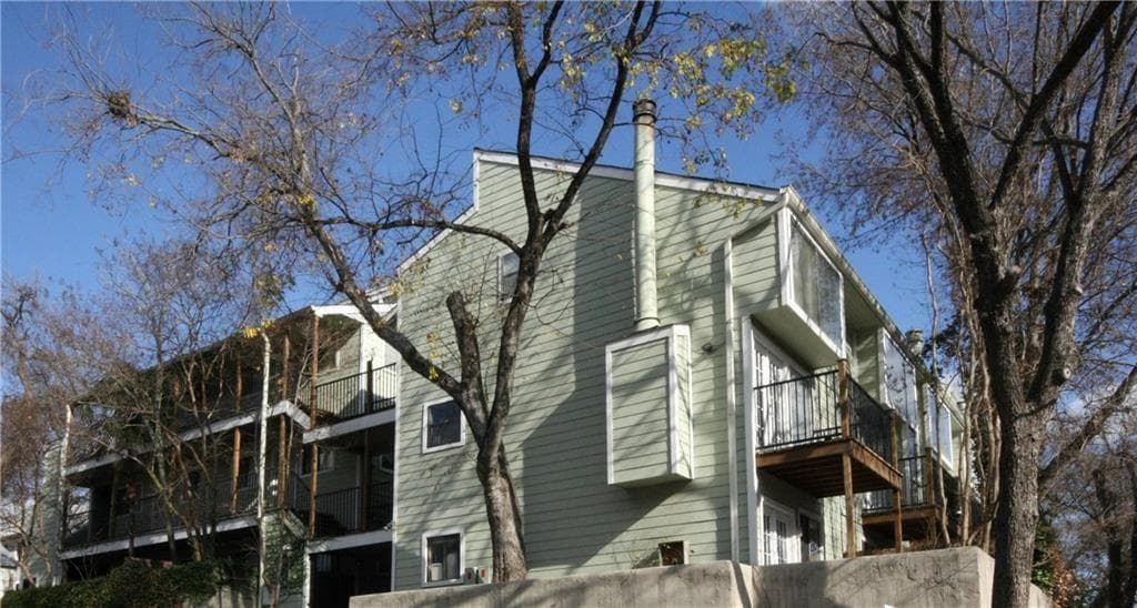 1600 West Ave #7