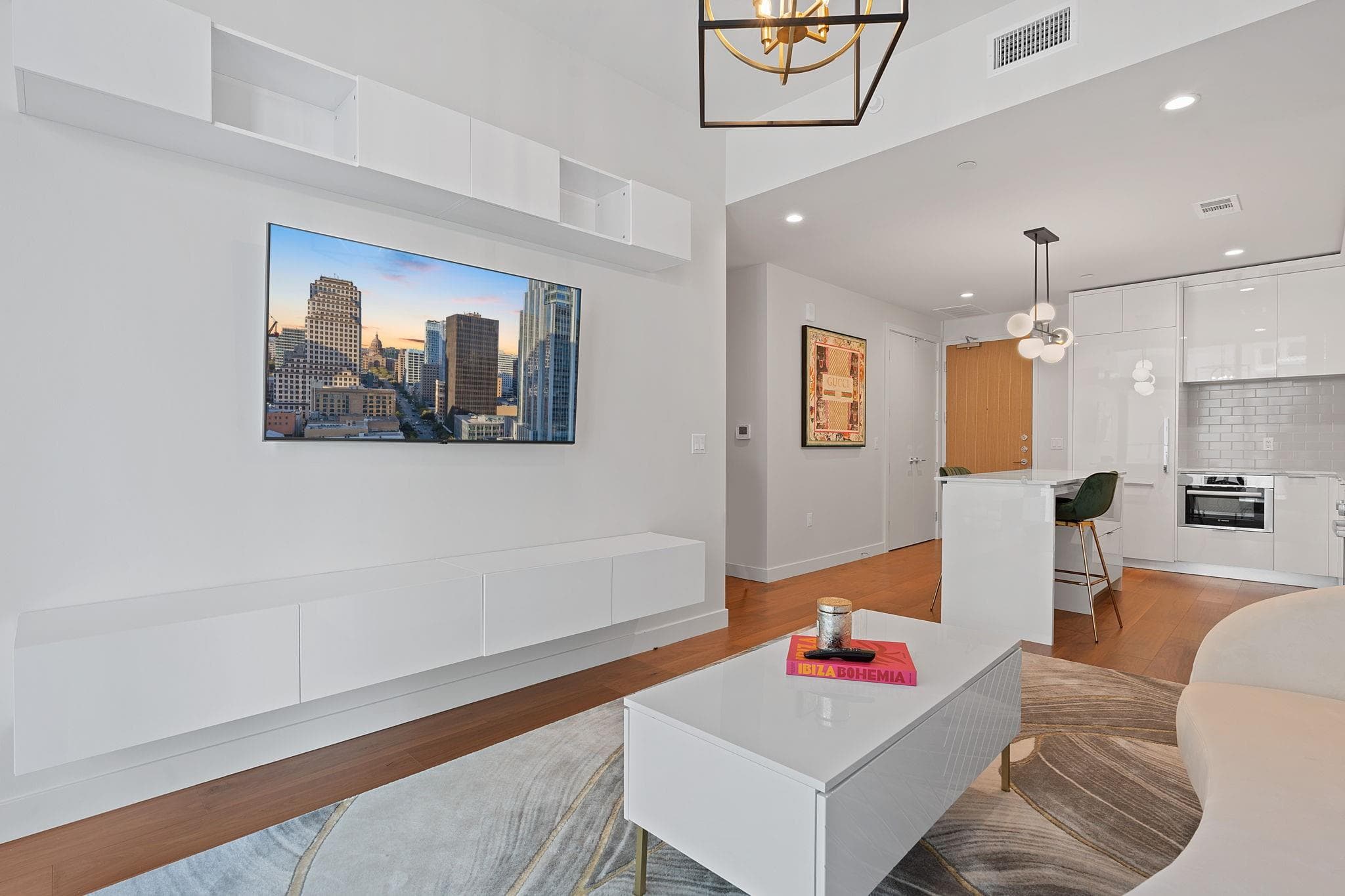 44 East Ave #1802