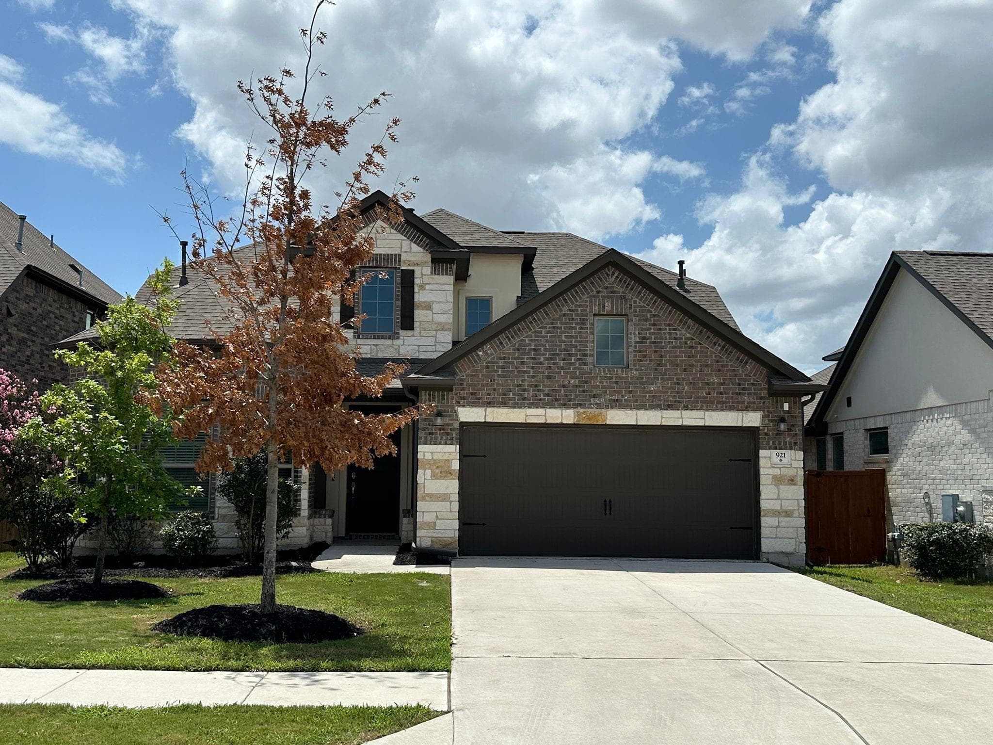 921 Del Raphael Dr