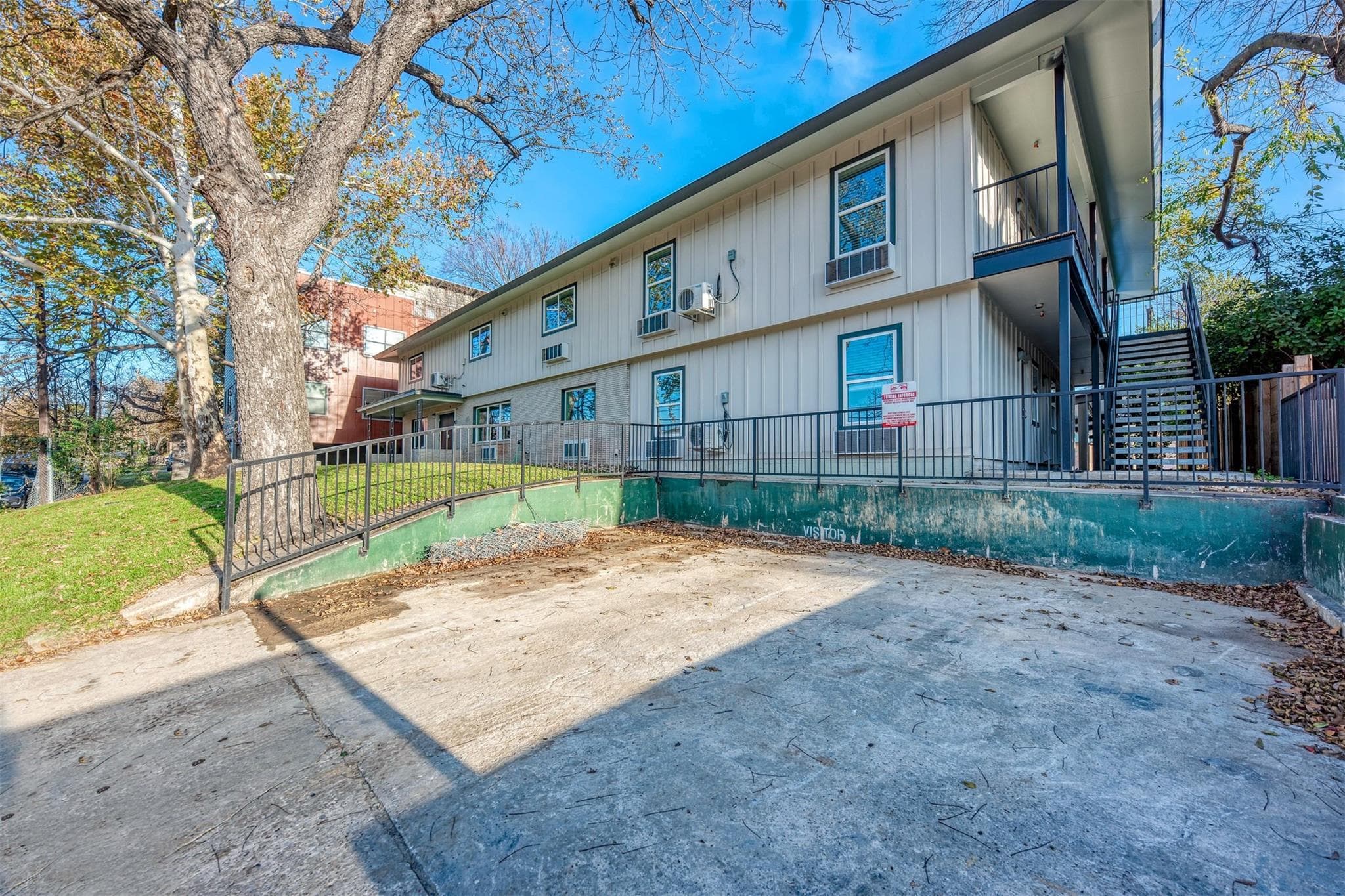 306 E 30th St #106