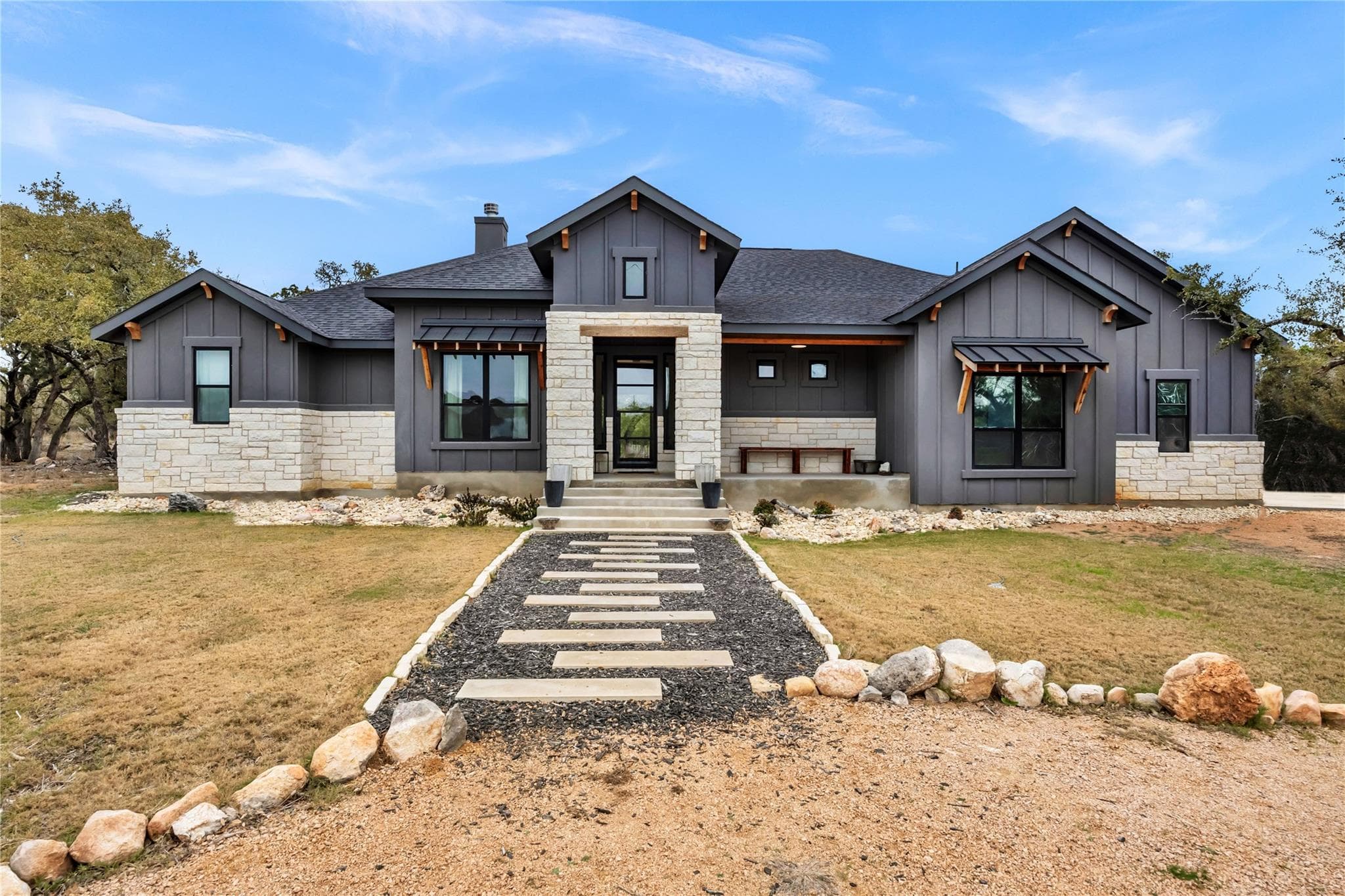 123 Wandering Oak Cir