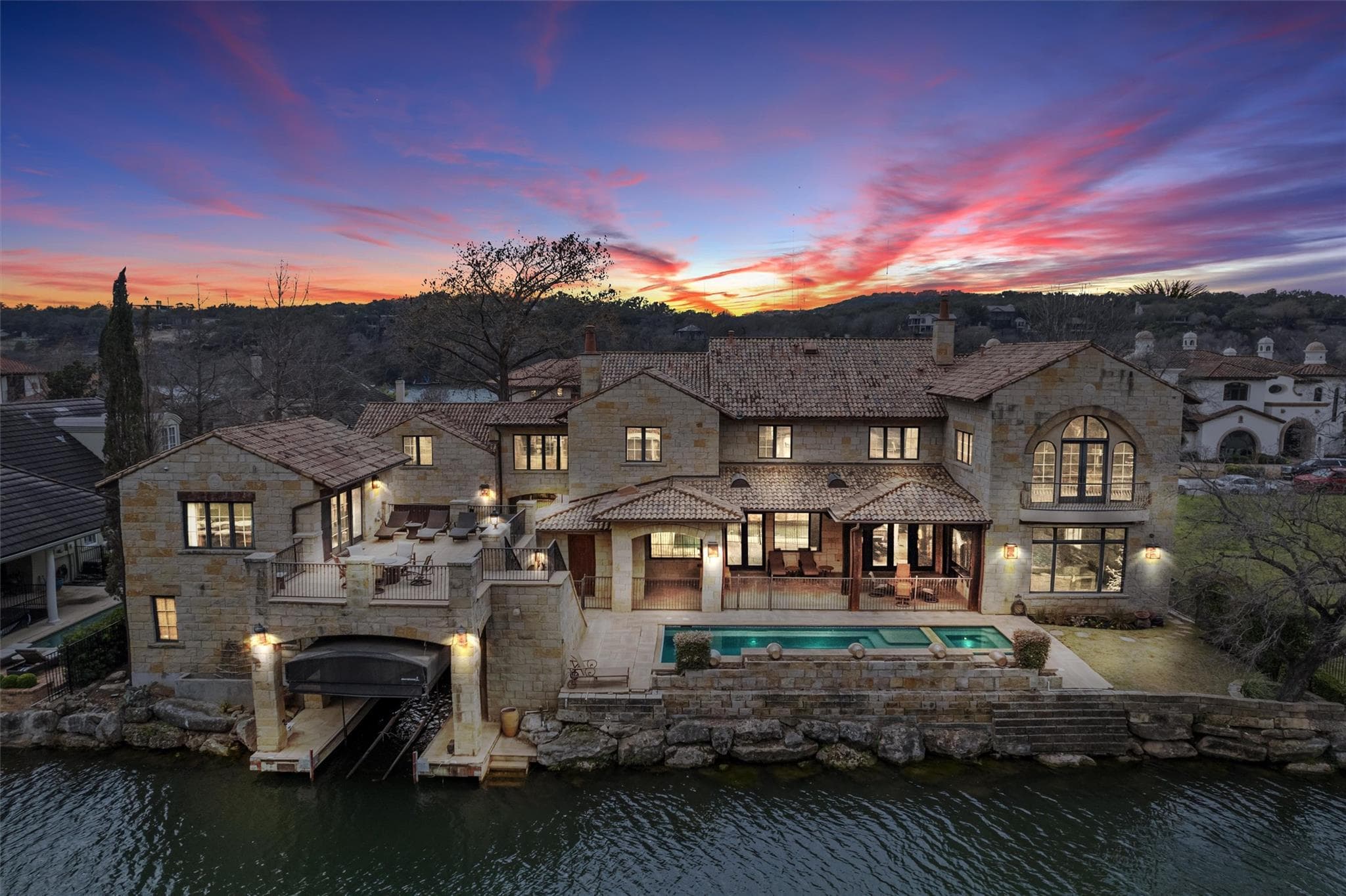 4407 Island Cv