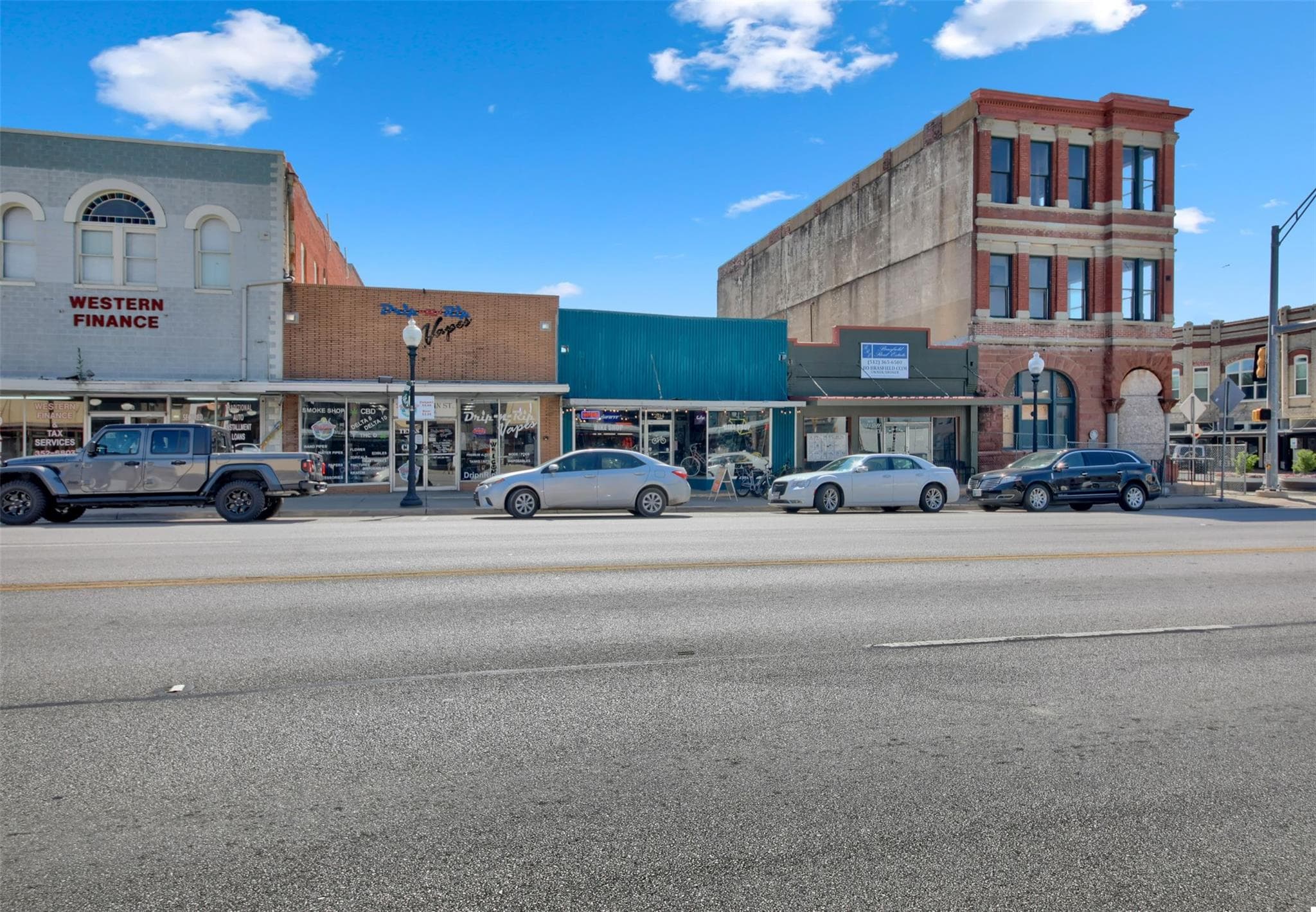 202 N Main St N