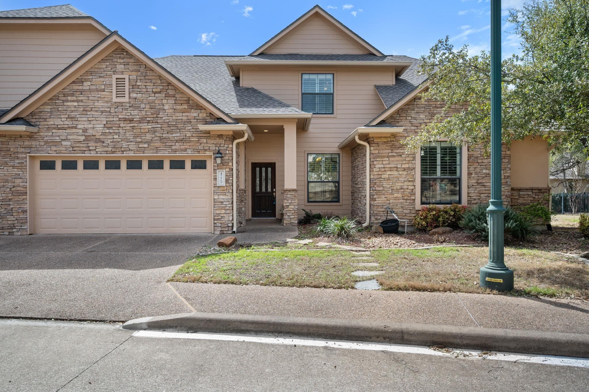 4229 Johns Light Dr