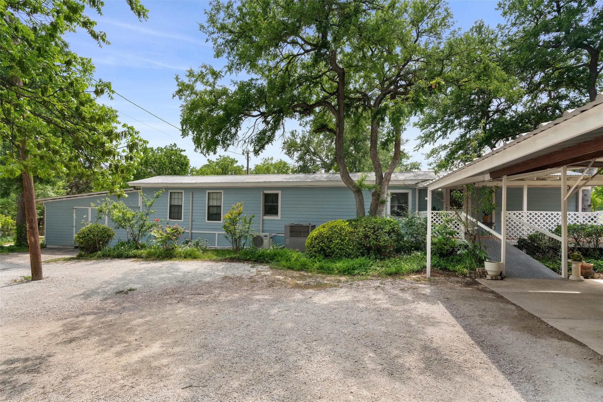 300 Corral Ln