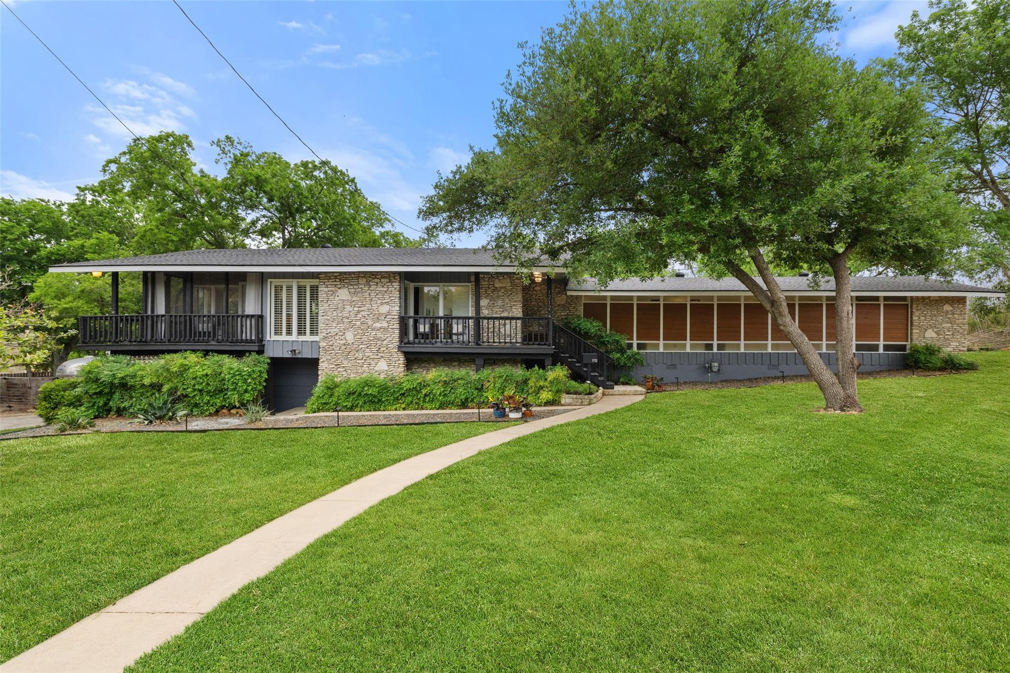 1712 McCoy Pl