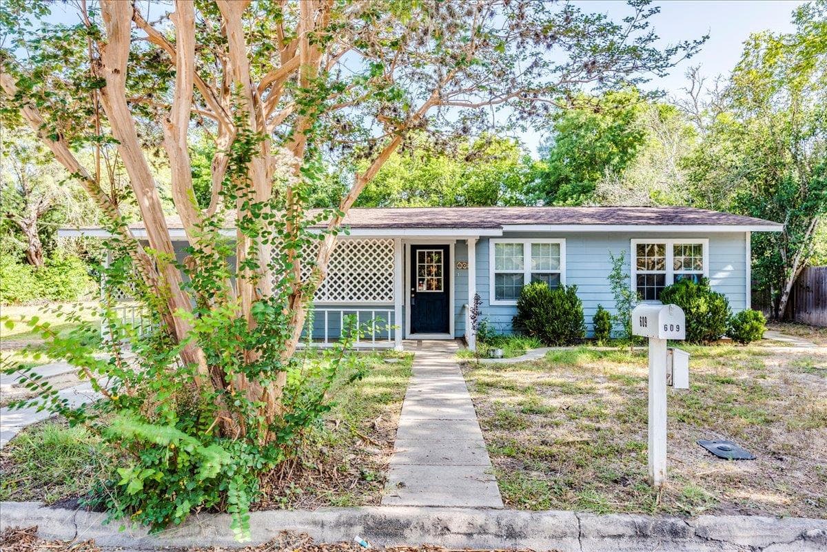 609 Cottonwod St