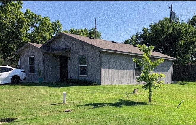 1305 Meadow Dr