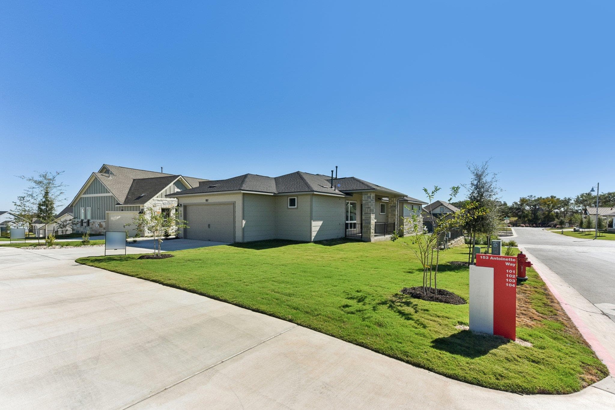 153 Antoinette Way #102