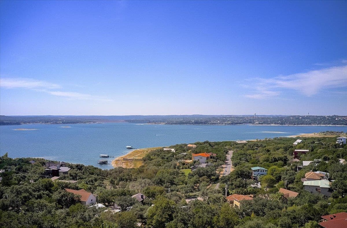 13908 Skyline Dr