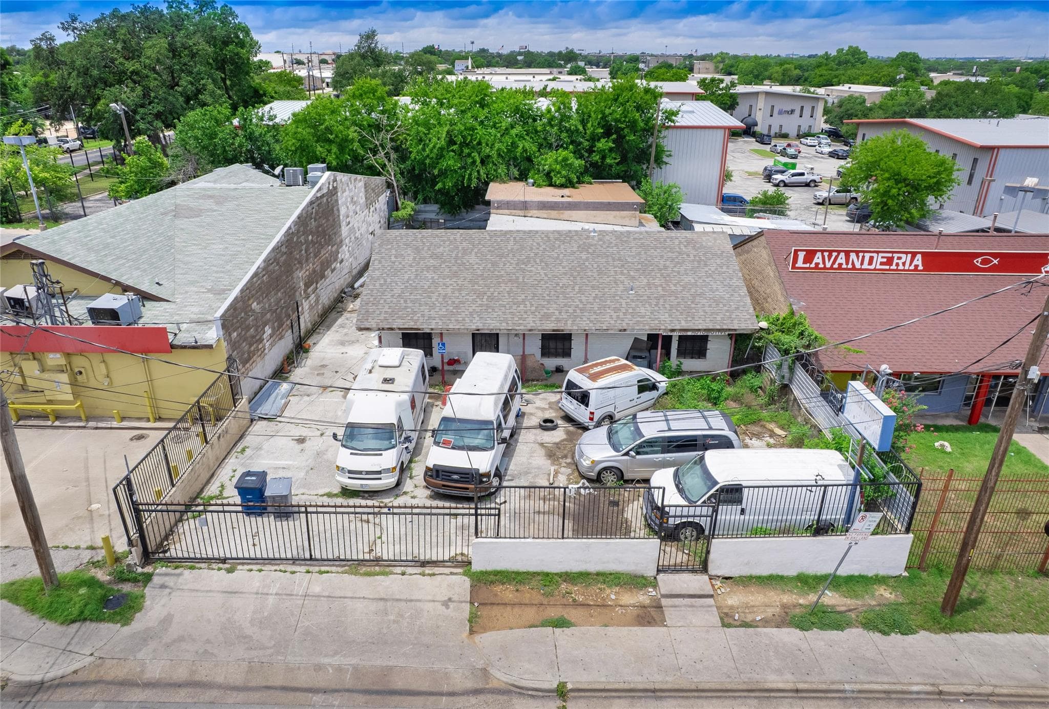8212 Georgian Dr