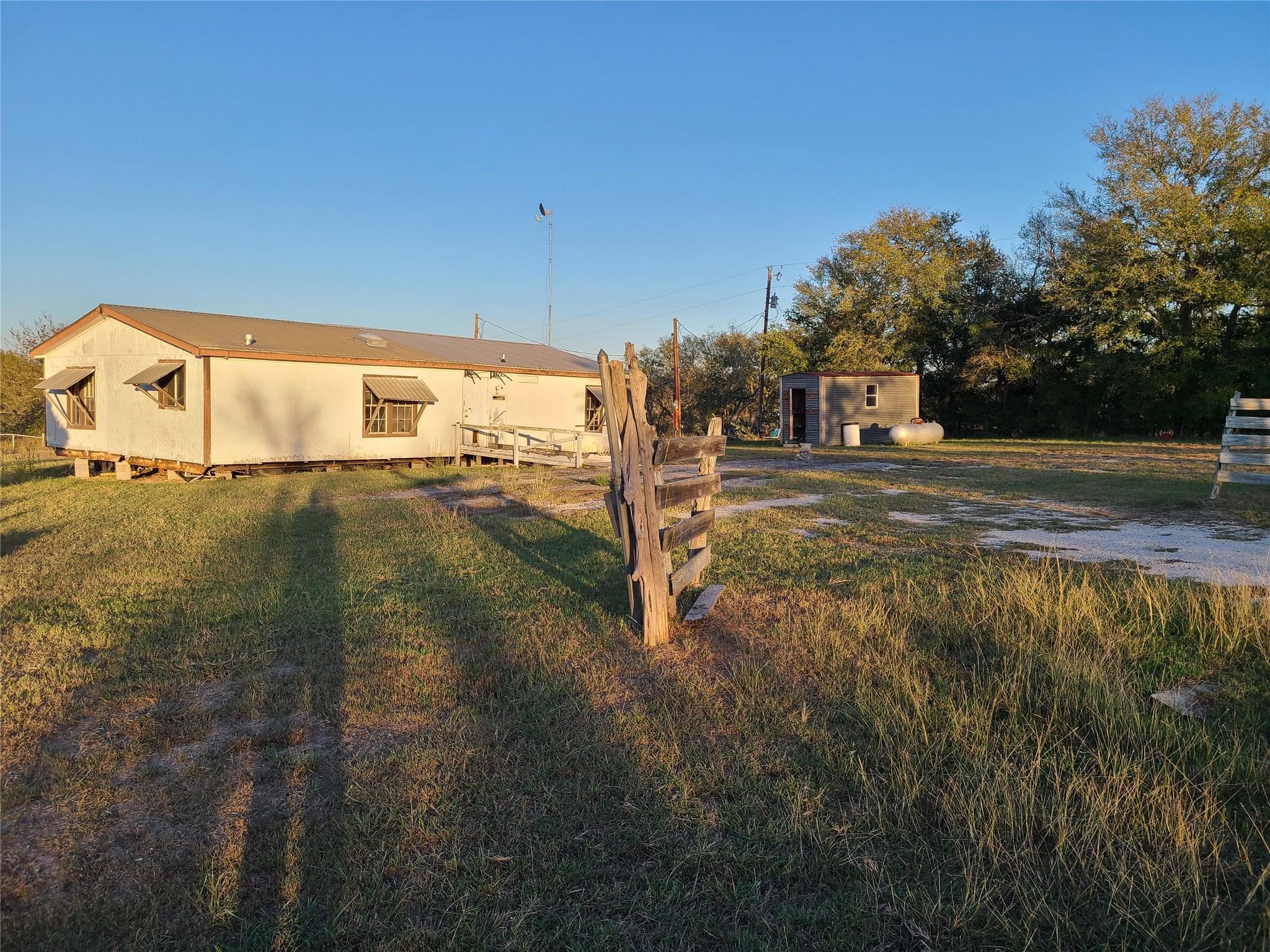 1023 Sierra Dr