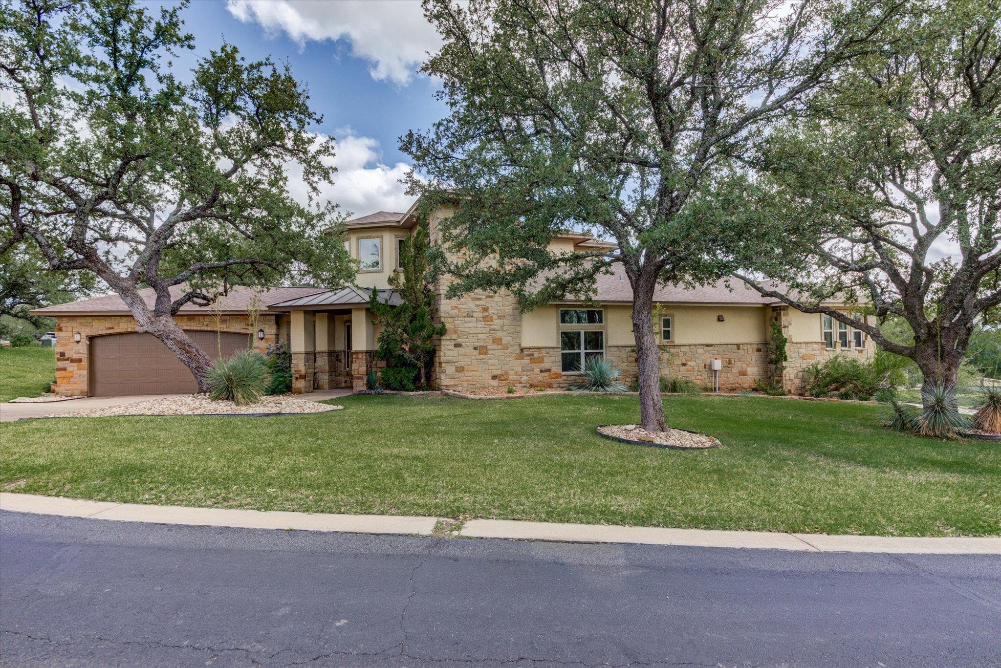 208 Colina Cove Dr Dr